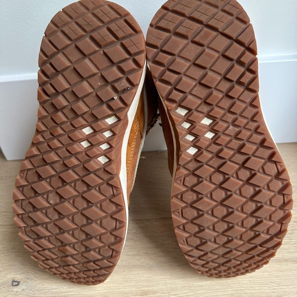 Vans Ultra Range Exo Hi Mte, size 7 mens/8.5 womens, warm, winter shoe - Picture 4 of 6